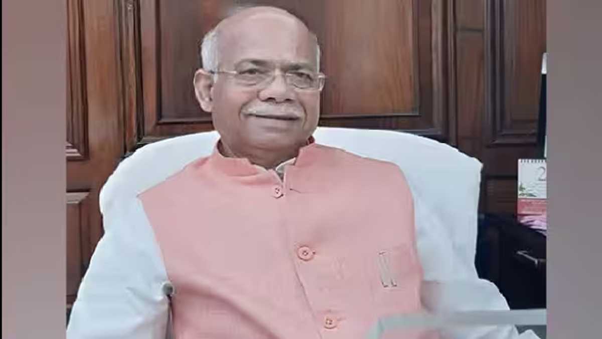 सकारात्मक दृष्टिकोण अपनाकर कार्य को गति दें : शुक्ल